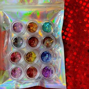 Glitter chucky and fine holographic a dozen colors ❤️‍🔥 note colors may vary